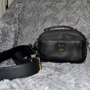 Dooney & Bourke Pebble Grain Bag - Black